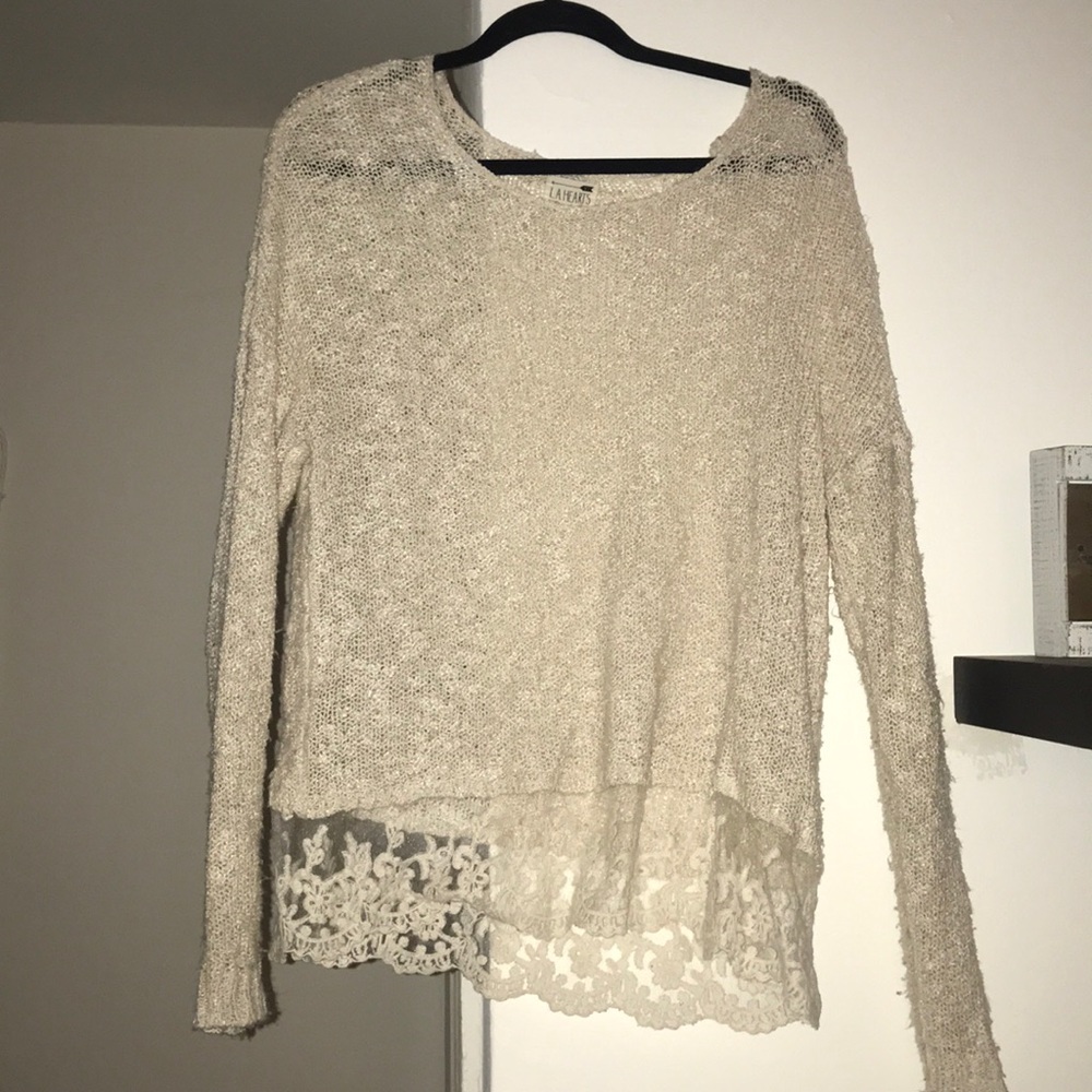 Sweater lacy details